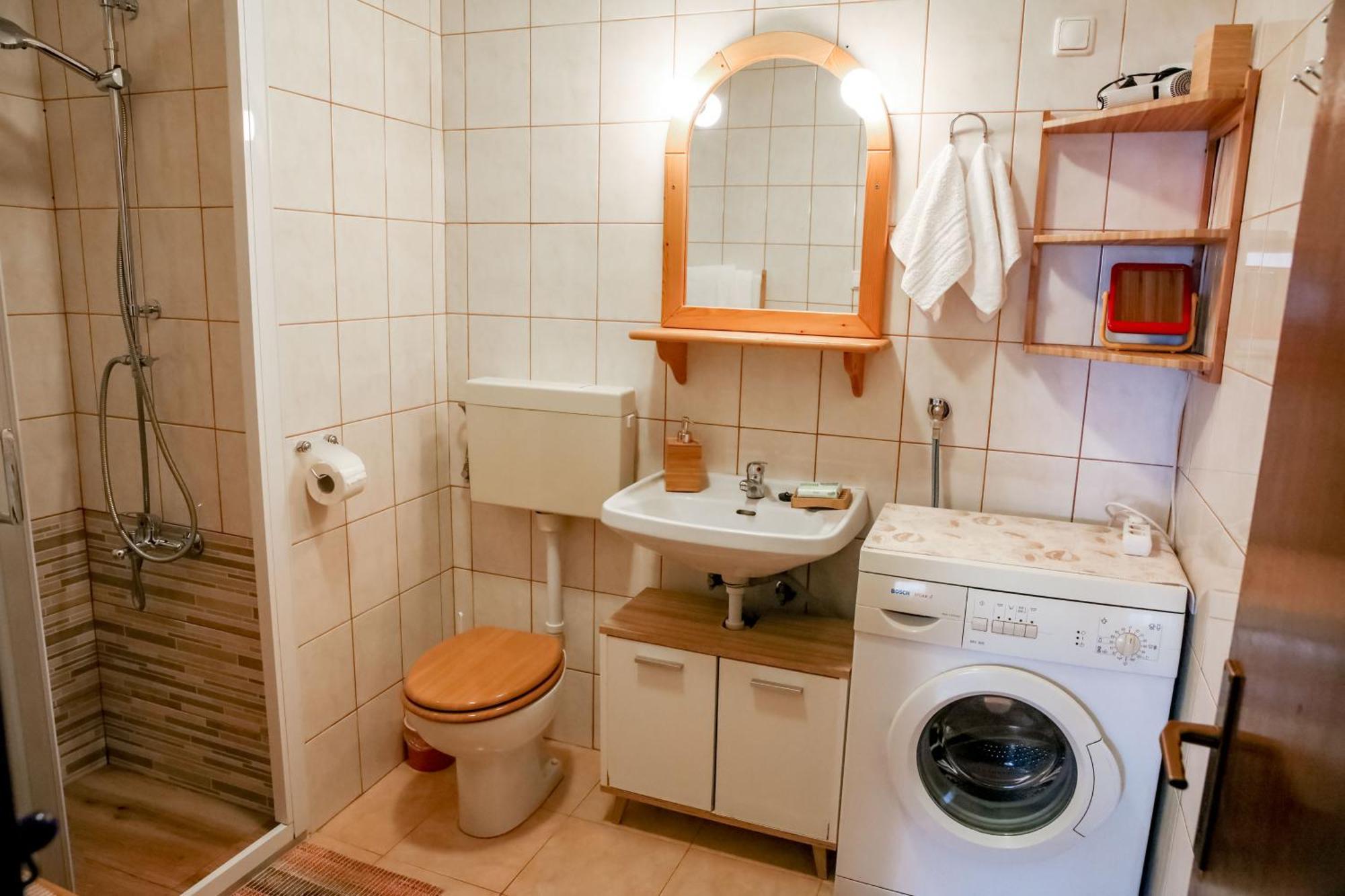 Apartman Lori Lovran Exteriör bild
